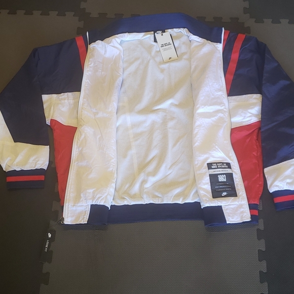 NWT NIKE SPORTWEAR RE-ISSUE MENS JACKET CJ4921-100 - Picture 11 of 11